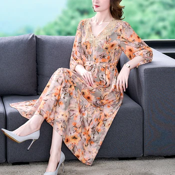 2023 Květinové Přírodní Hedvábné Krajky V-Neck Sexy Midi Šaty Letní Boho Fashion Light Beach Roucho Ženy Korejské Elegantní Bodycon Vestidos